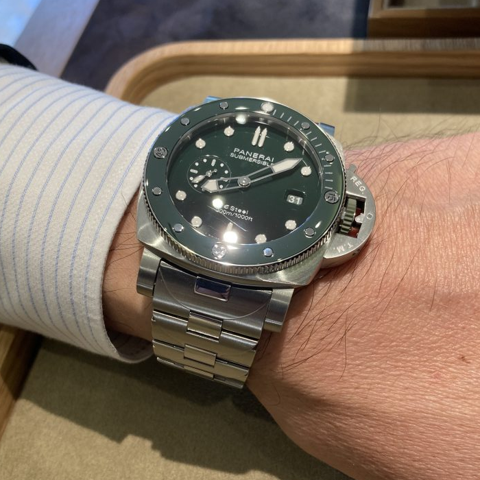パネライ】サブマーシブル クアランタクアトロ グリーン e-steelを