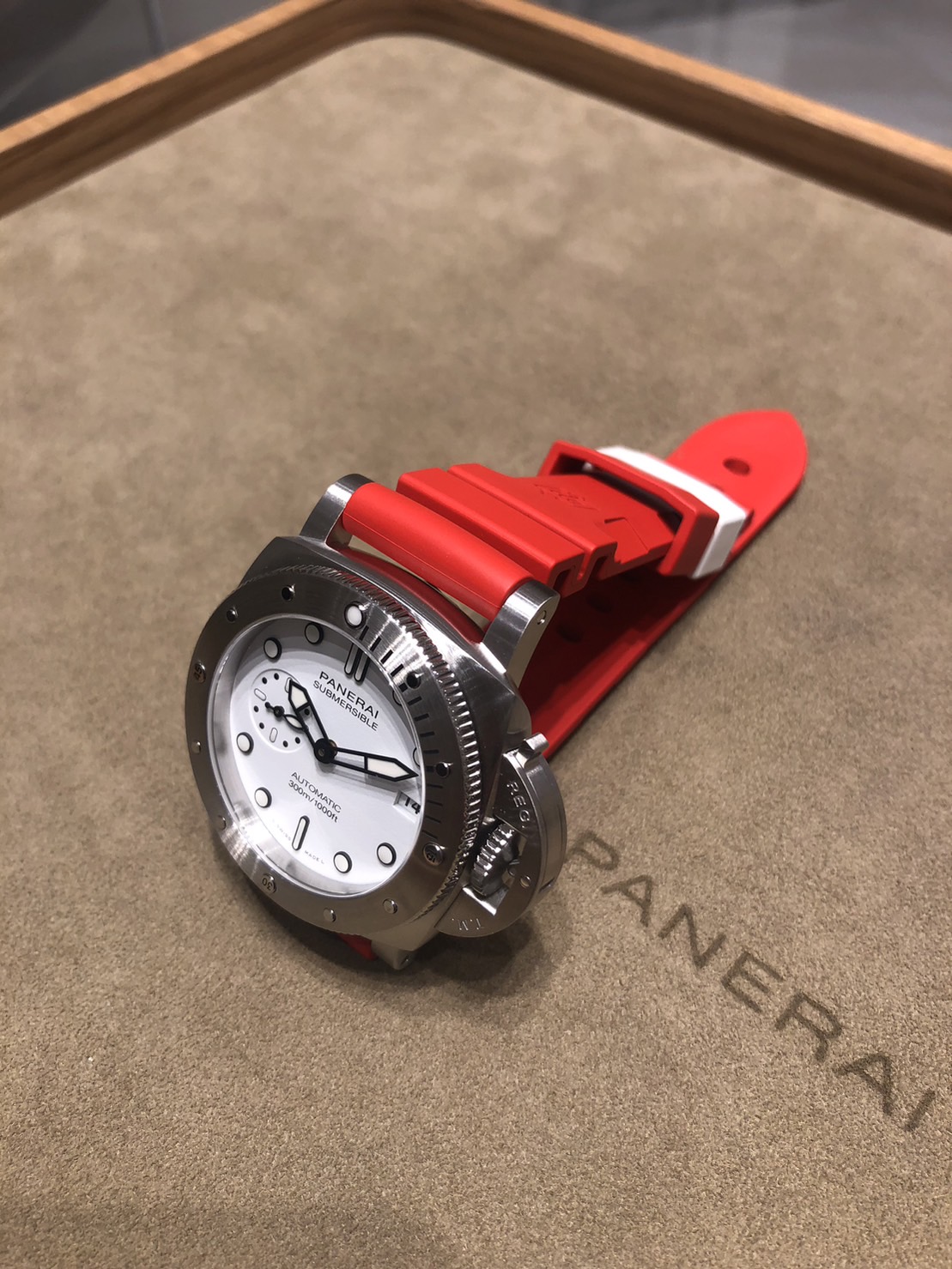 PANERAI_パネライ_strap_アコーディオンラバーレッド