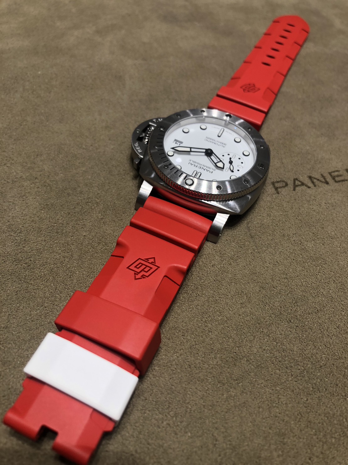 PANERAI_パネライ_strap_アコーディオンラバーレッド