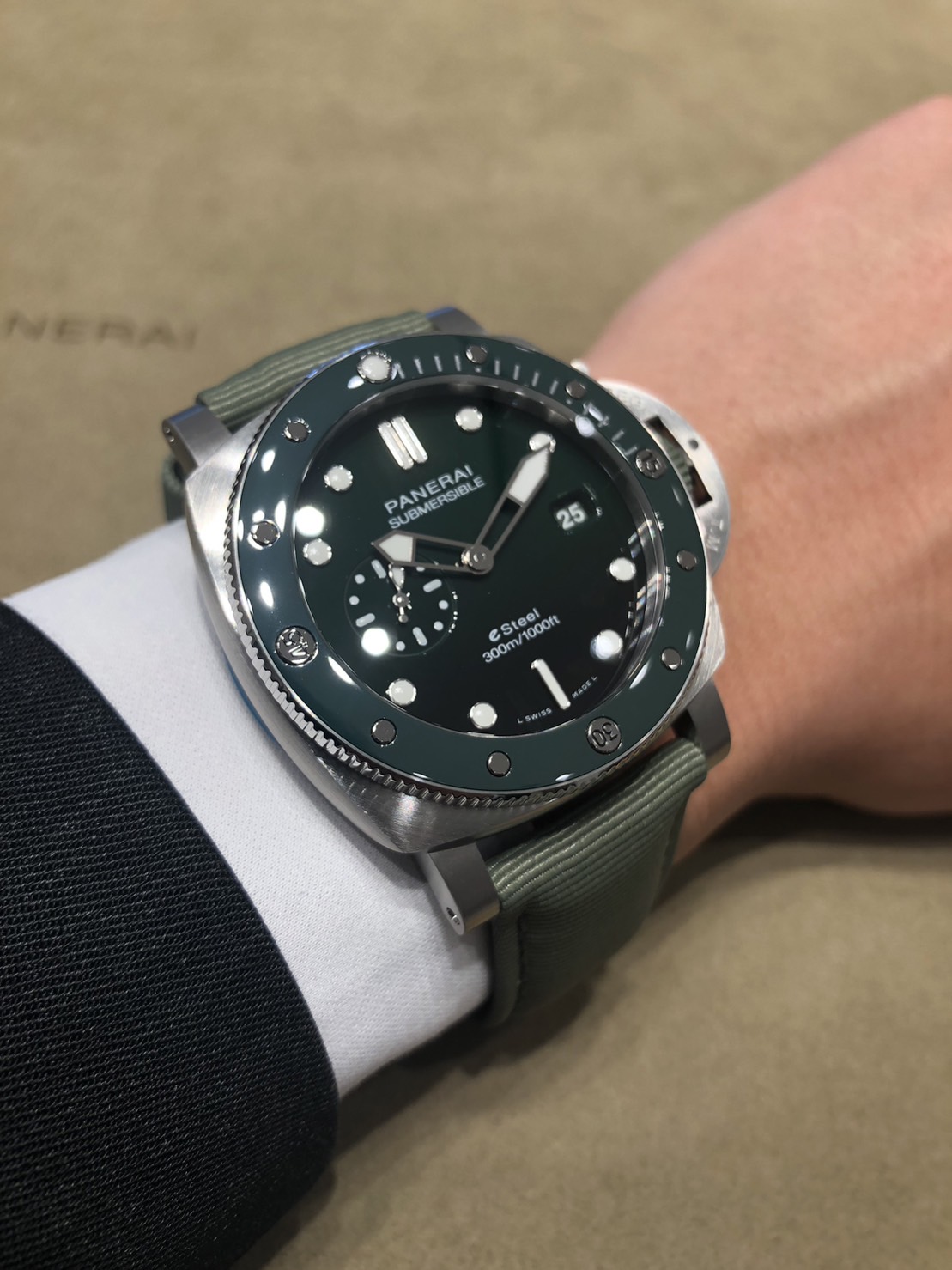 PAM01287 サブマーシブル クアランタクアトロ ESTEEL™ ヴェルデ ズメラルド_PANERAI_パネライ