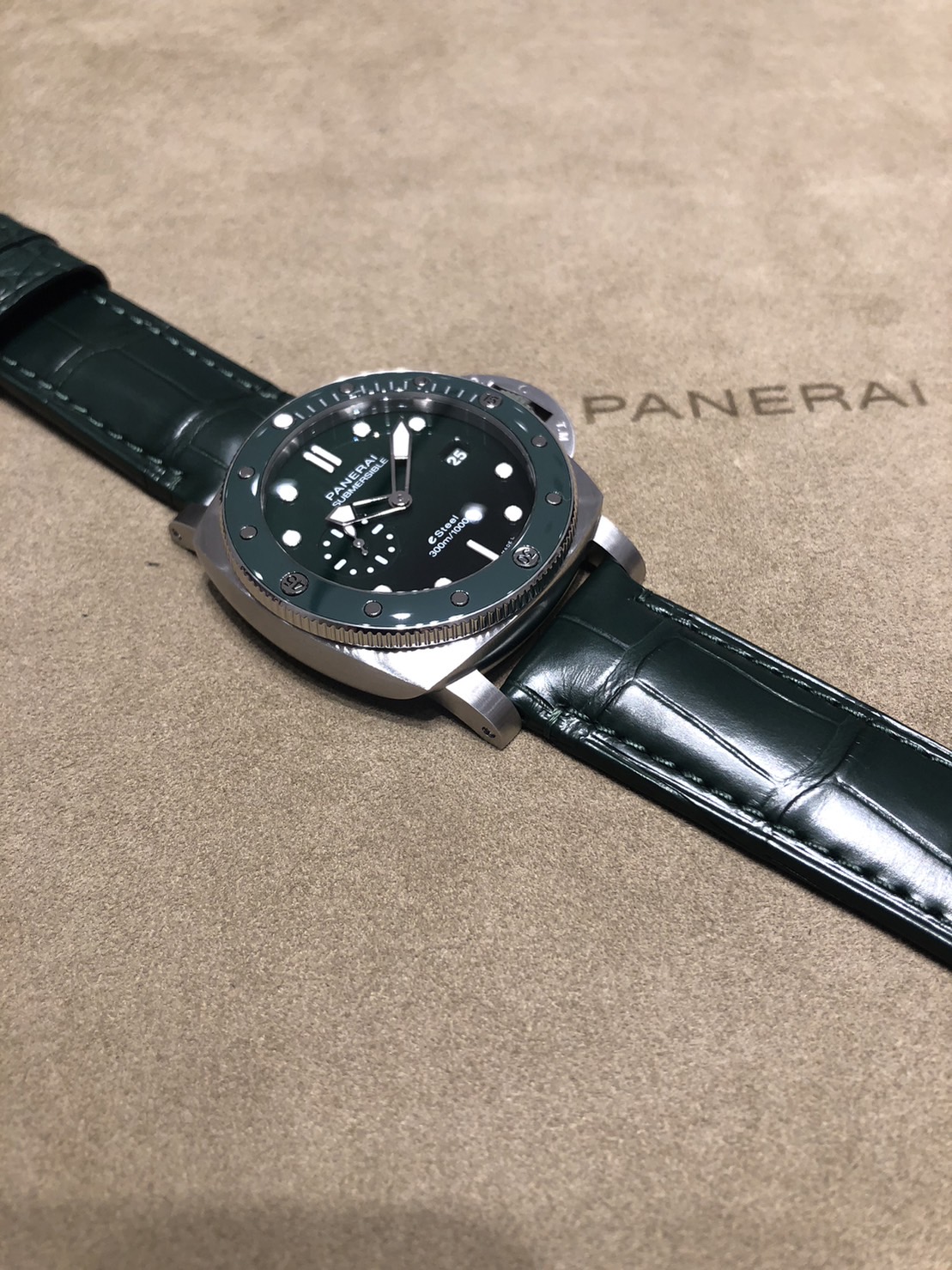 PAM01287 サブマーシブル クアランタクアトロ ESTEEL™ ヴェルデ ズメラルド_PANERAI_パネライ