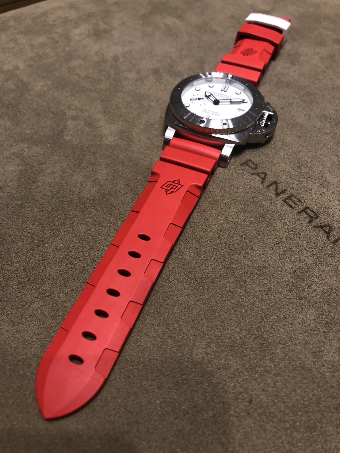 PANERAI_パネライ_strap_アコーディオンラバーレッド