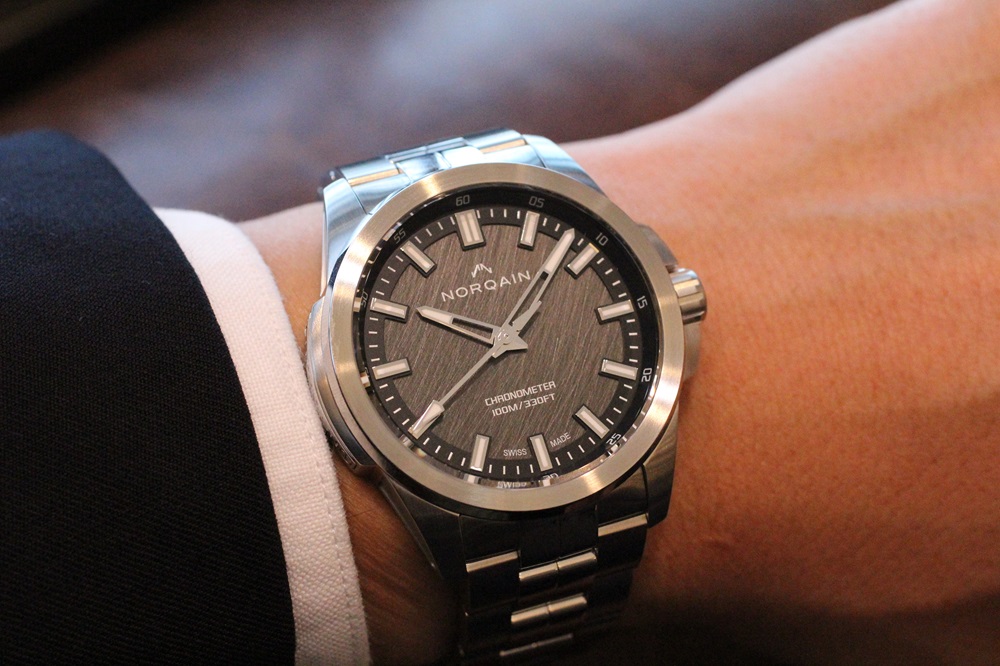 インディペンデンス 42mm JP ブラックスクラッチ NN3000S03A