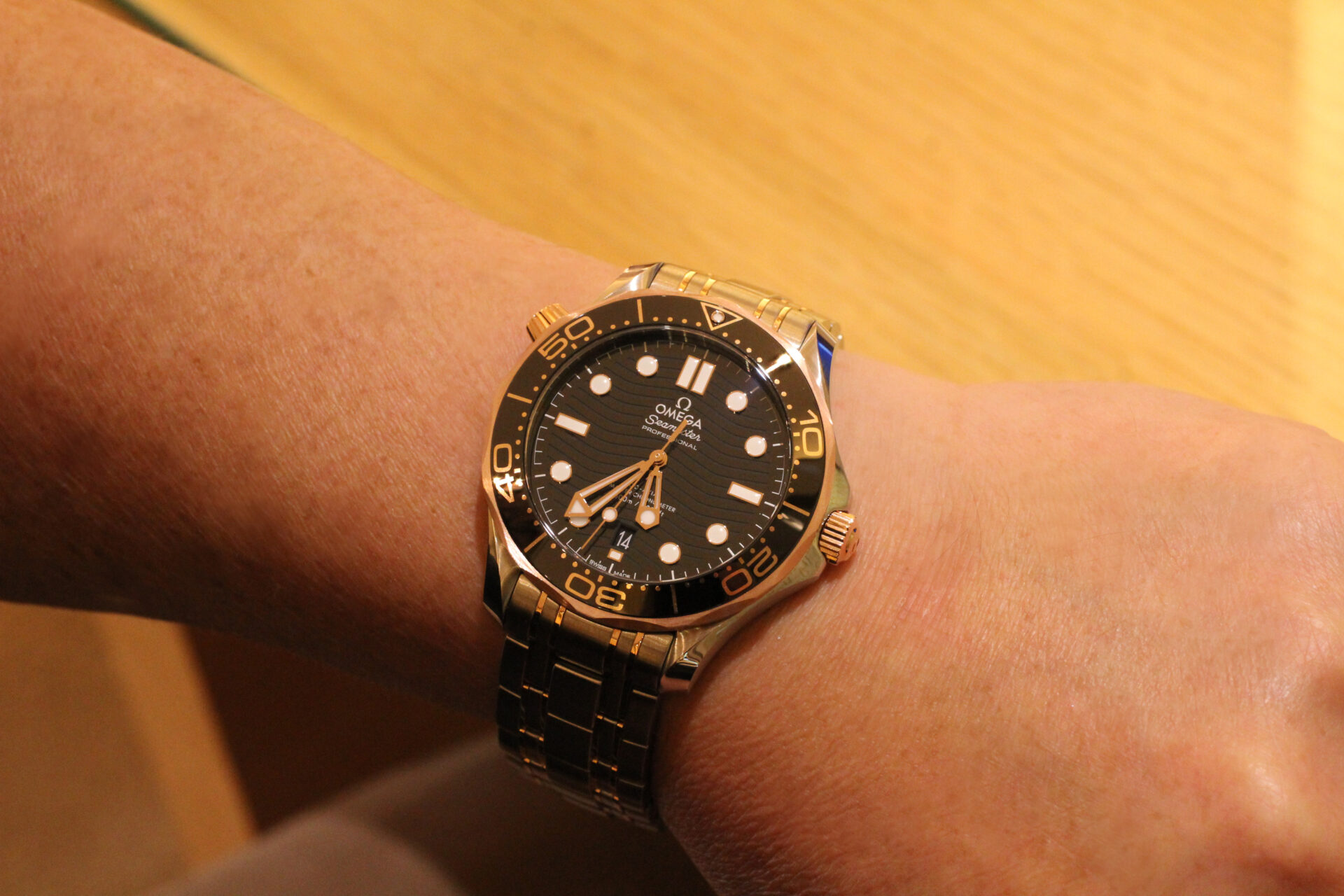 オメガ_ダイバー 300M マスタークロノメーター 42mm_210.20.42.20.01.001