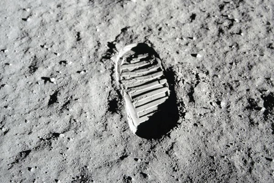 そして1969年、人類史に残るアポロ11号の「月面着陸」。 宇宙飛行士バズ・オルドリンの腕には、オメガ スピードマスターが装着されていました。