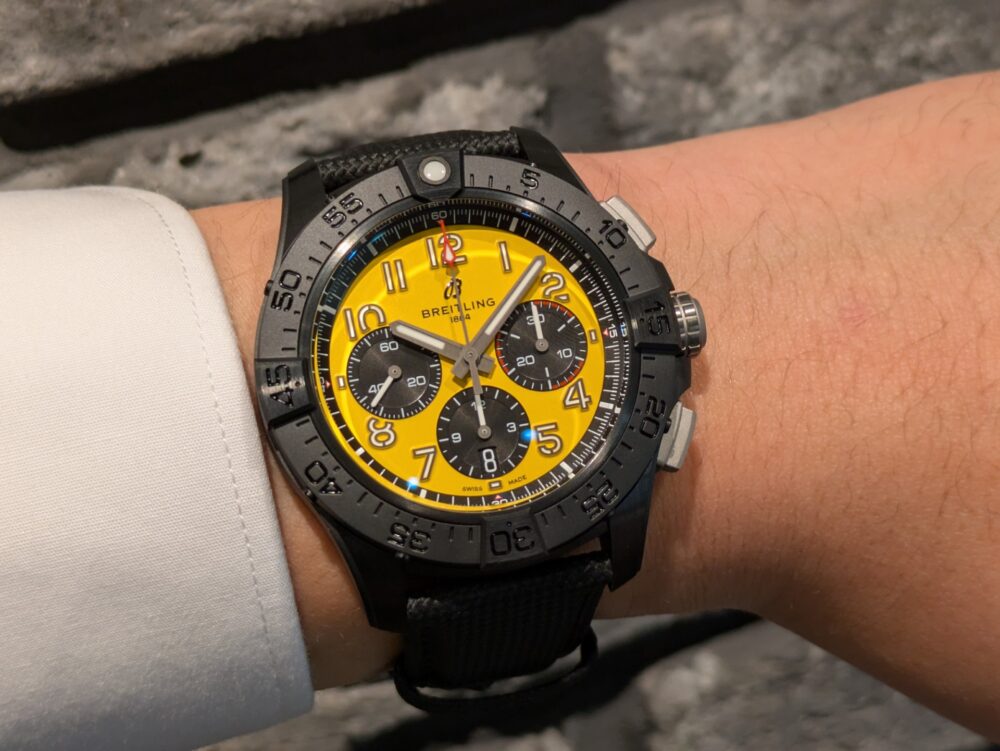 ブライトリング】ビビットなイエローダイヤルが映える！アベンジャー