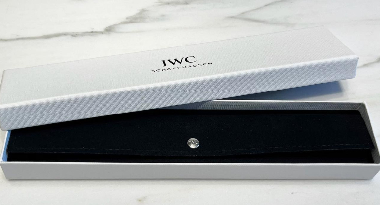 IWC名古屋ブティックベルトケース