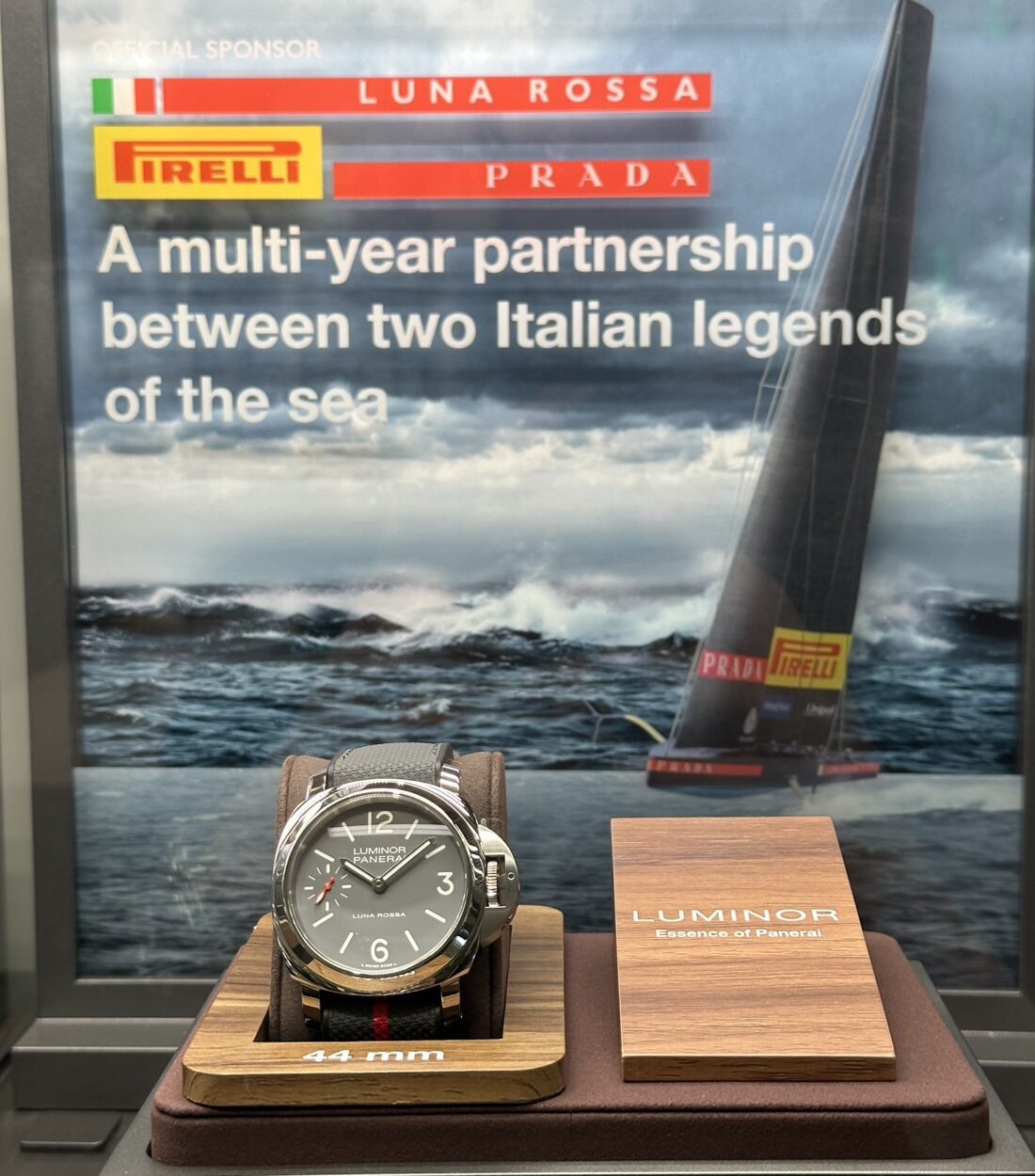 panerai_pam01653_ルミノー_トレジョルニ_ルナ・ロッサ - 44mm_2025年新作