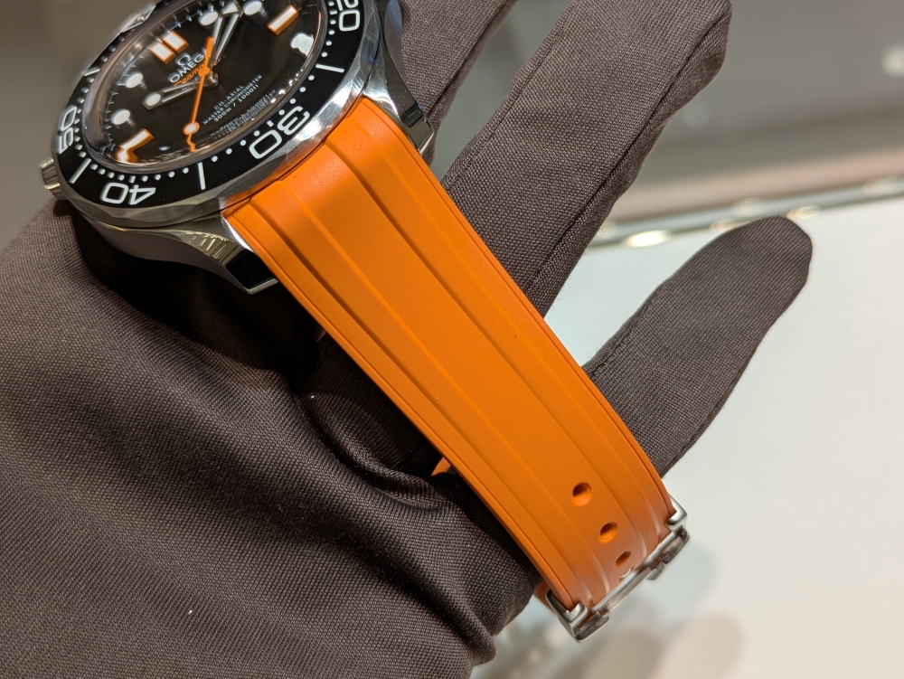 オメガ_シーマスター ダイバー300M_210.32.42.20.01.006