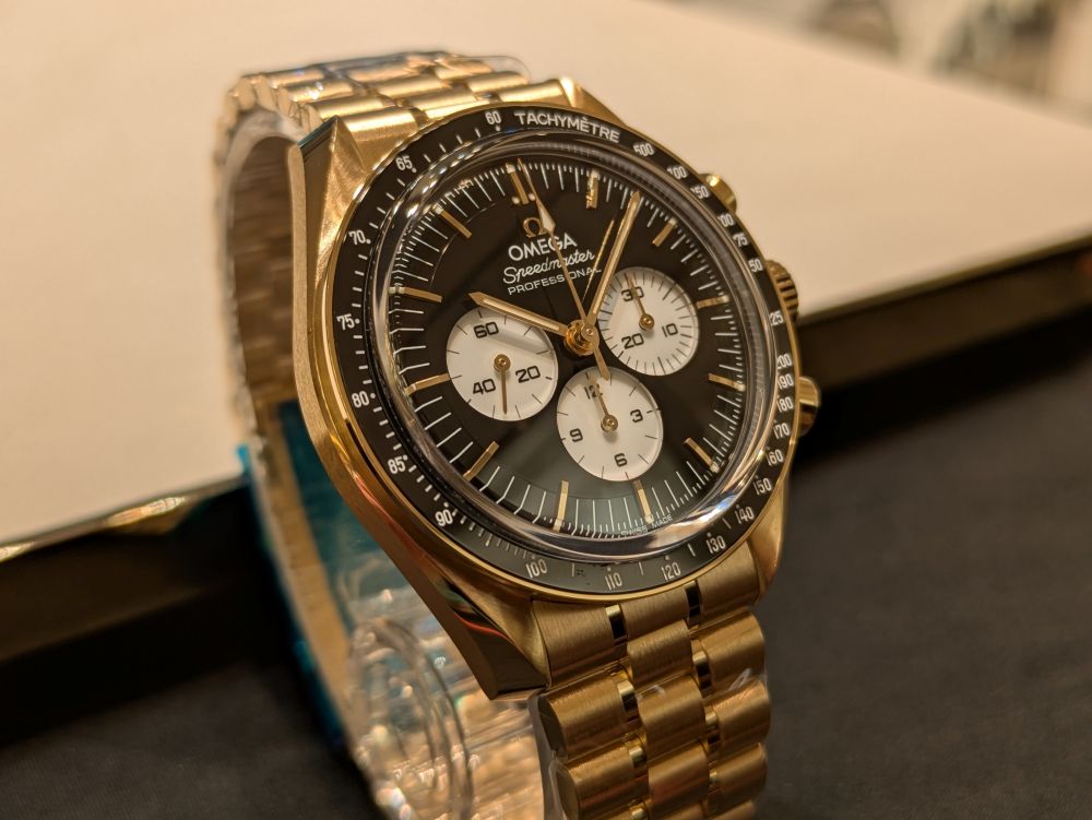 オメガ_スピーダマスター_プロフェショナル_リバースパンダ_ムーンシャインゴー ルド_310.60.42.50.01.002