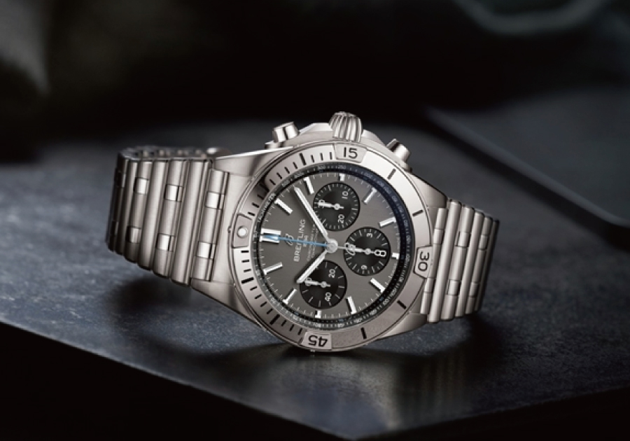 ブライトリングクロノマット42チタン