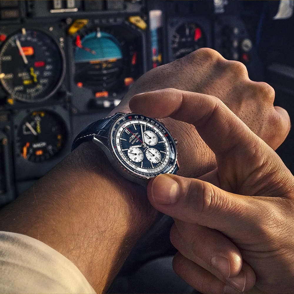  ブライトリング_ナビタイマー B01 クロノグラフ 43 トリビュート トゥ コンコルド_AB01389C1C1P1 