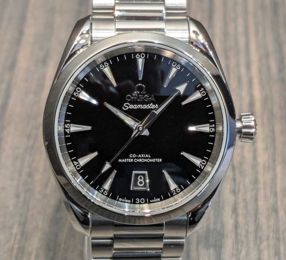シンプルでも精悍な存在感を放つ_シーマスター アクアテラ 150M 38㎜_220.10.38.20.01.004