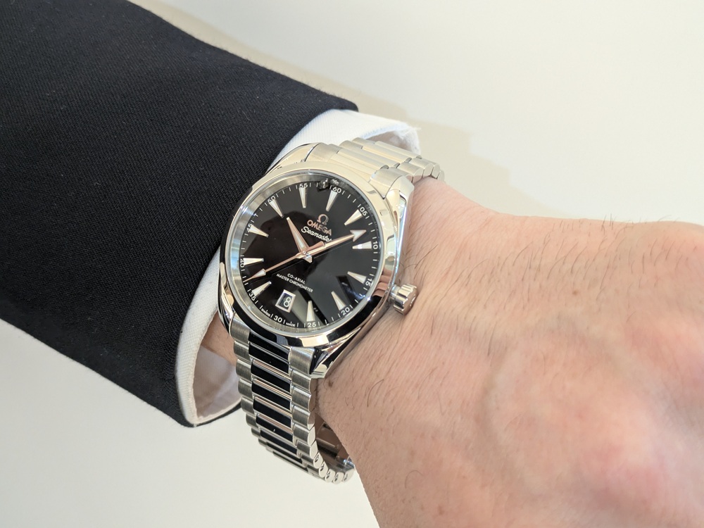 シンプルでも精悍な存在感を放つ_シーマスター アクアテラ 150M 38㎜_220.10.38.20.01.004