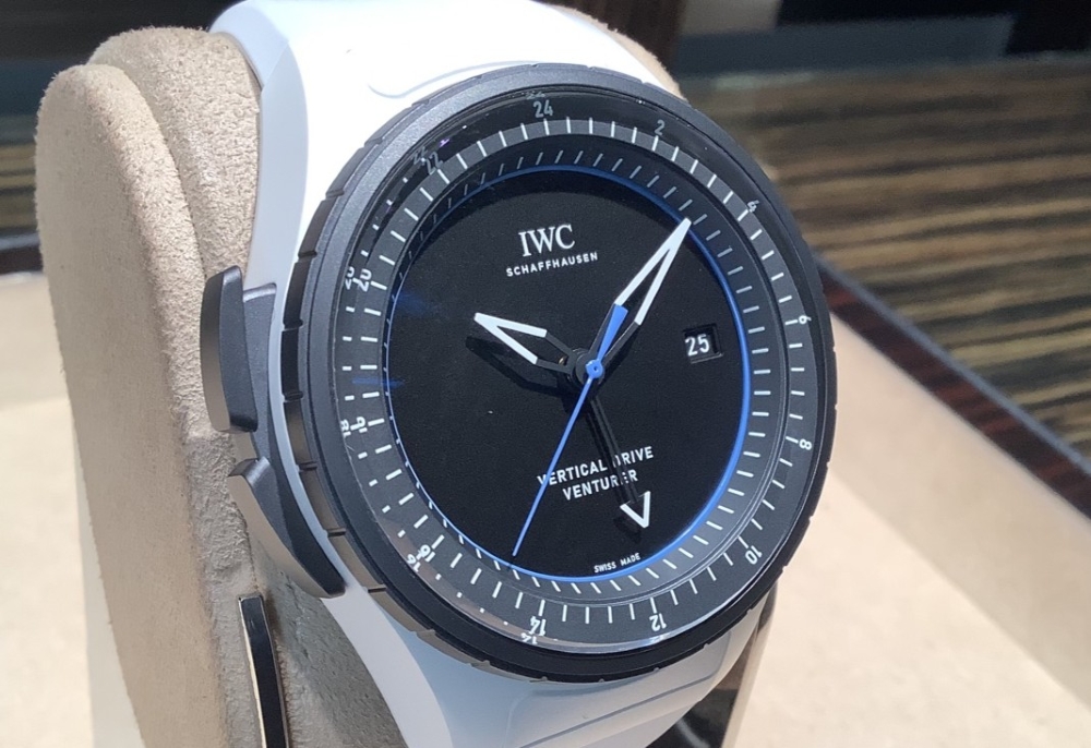 IWC_パイロット・ウォッチ・ベンチュラー・バーティカル・ドライブ_IW328601